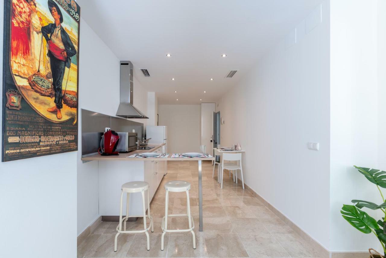 Apartamentos Miraflores มาลากา ภายนอก รูปภาพ